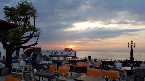 Cafe de Beach